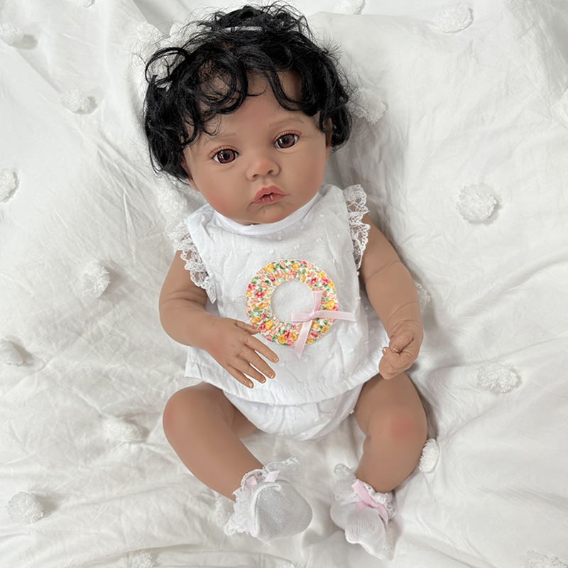 Baby Products For Curly Hair - 19インチのメドウダークスキンフルビニールボディリボーンドール、多層ペイント3Dスキン、手植えカーリーヘアアートドール
